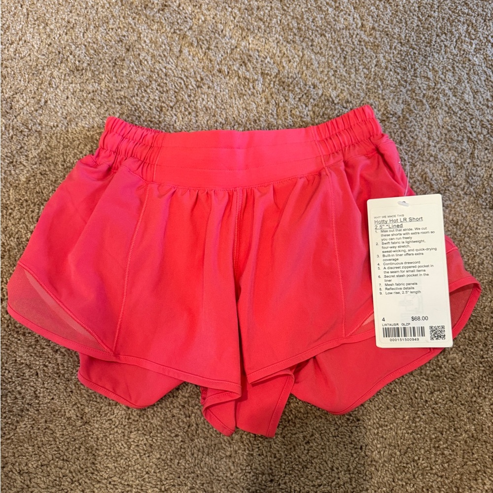 Hotty Hot LR short 2.5” lined lululemon shorts                     size 4